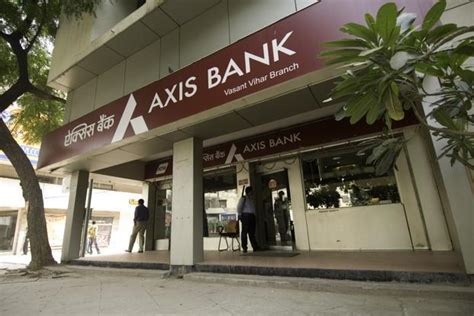 axis bank branch delhi.